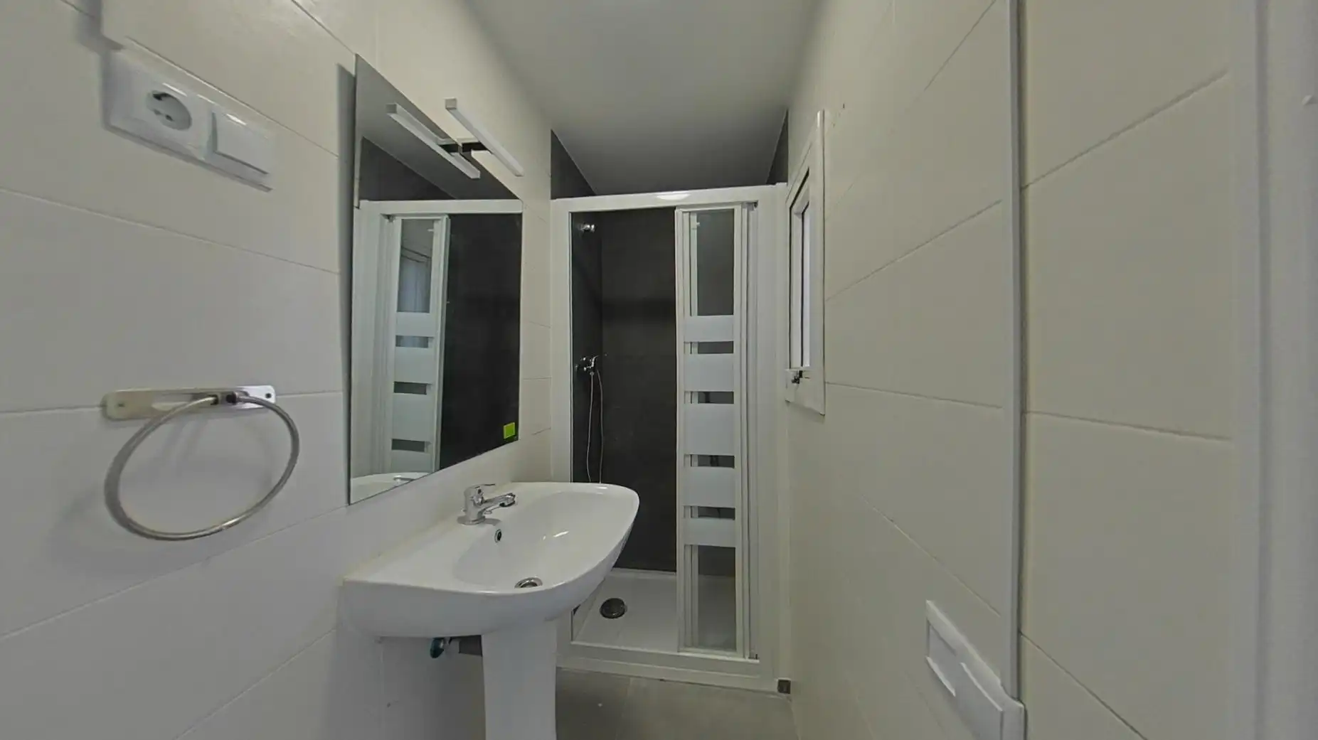 Badezimmer von Wohnung zum Verkauf in Badalona