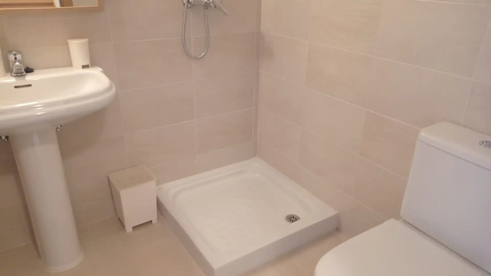 Bathroom of Duplexes for sale in Foz  with Terrace, Storage room and Furnished