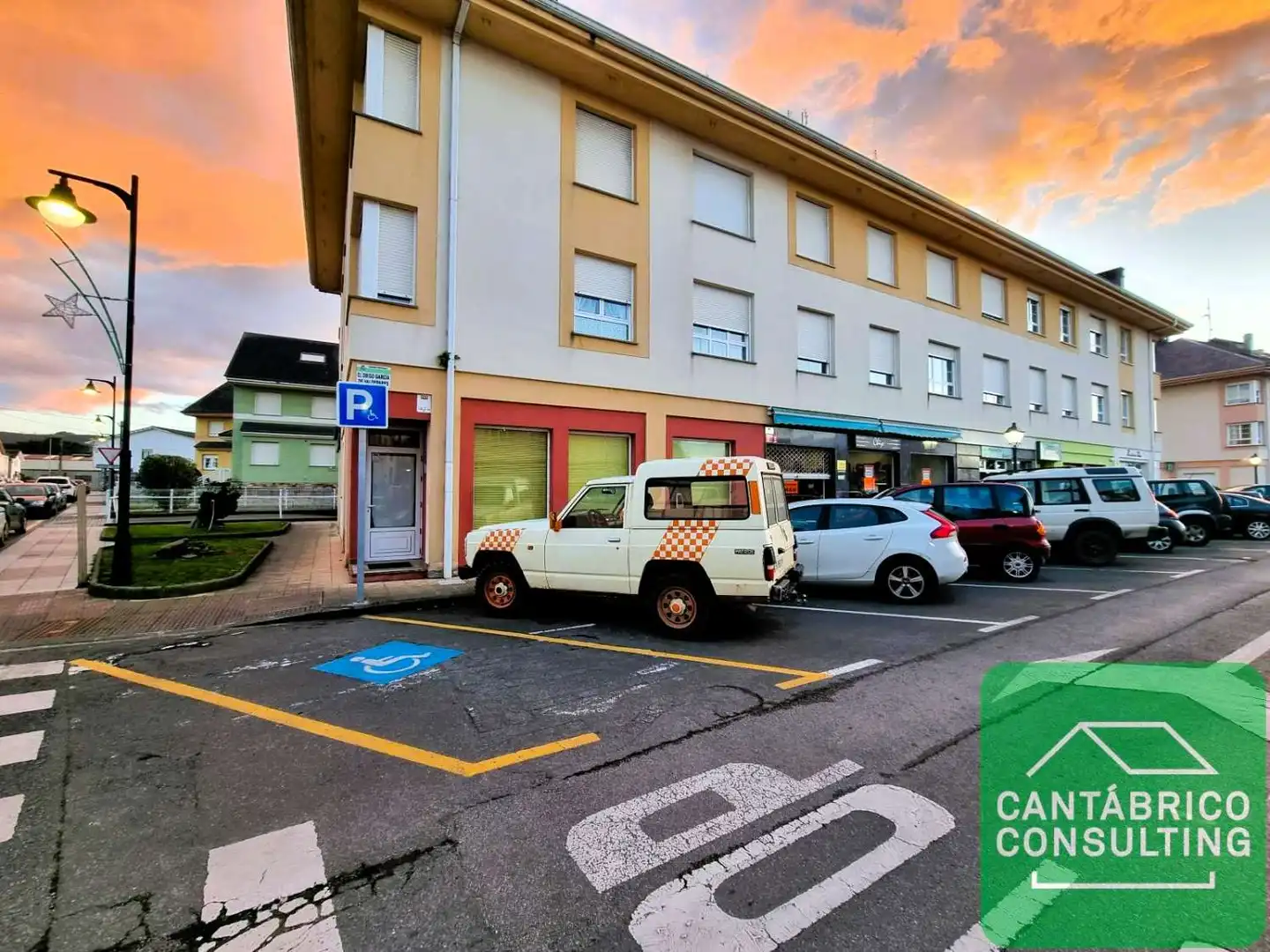 Parking de Local en venta en El Franco 