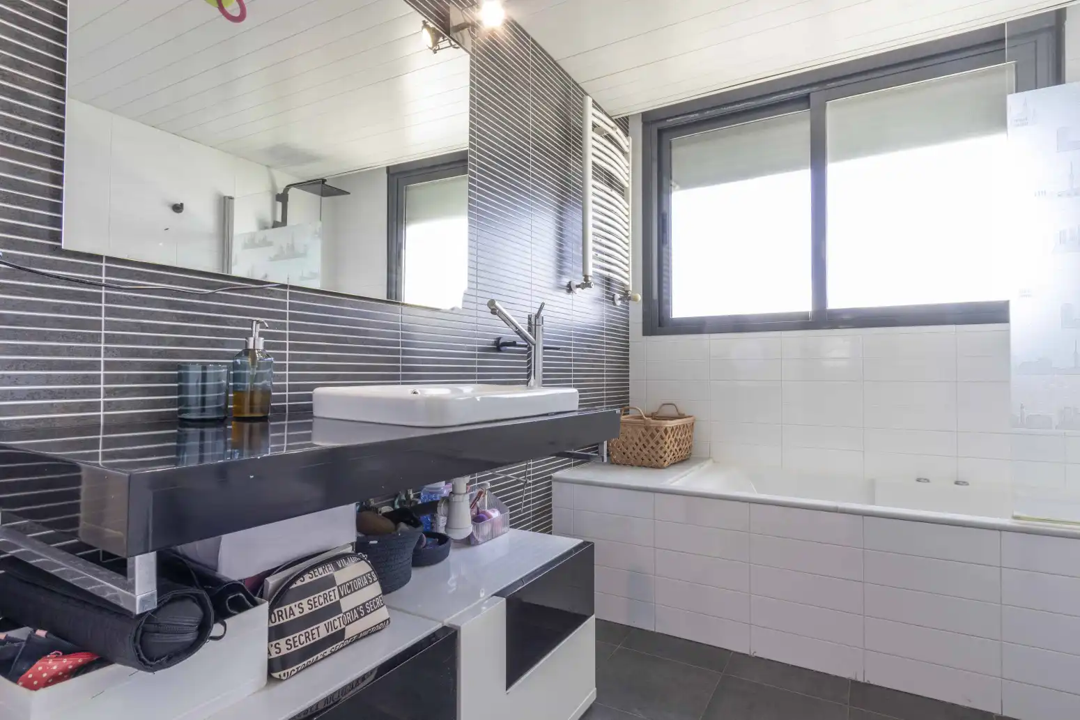 Bathroom of Houses for sale in La Pobla de Farnals  with Air Conditioner, Heating and Private garden