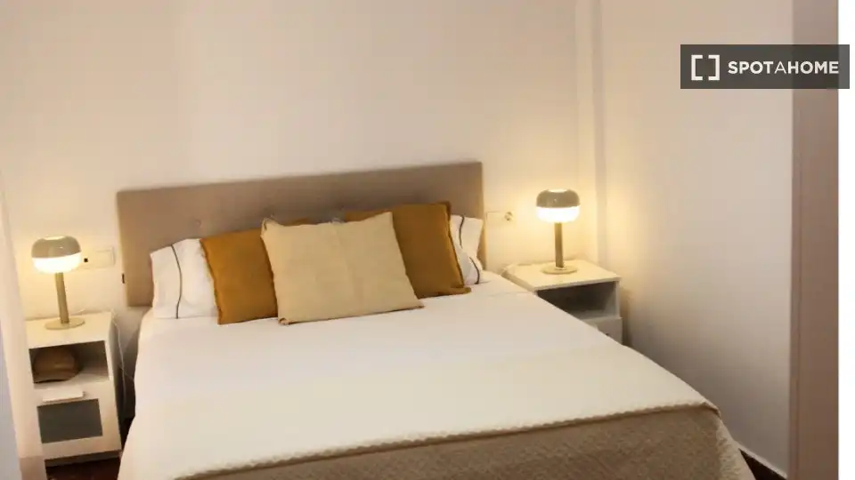 Bedroom of Flat for rent in Oliva  with Air Conditioner, Heating and Furnished