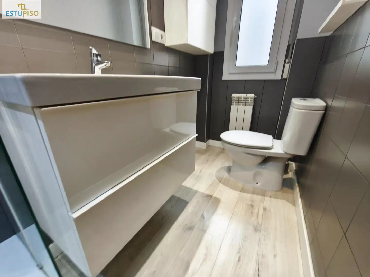 Baño de Piso en venta en Vitoria - Gasteiz con Calefacción y Trastero