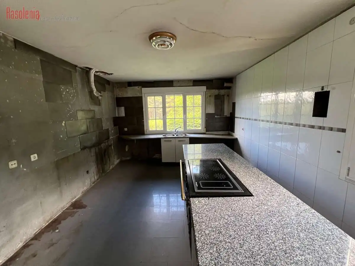 Kitchen of Houses for sale in Outeiro de Rei  with Heating and Storage room