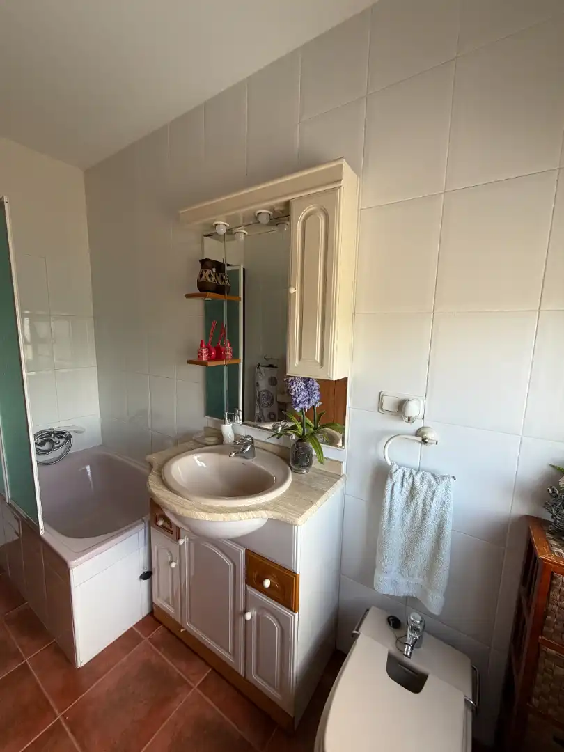 Bany de Casa o xalet en venda en Torreperogil amb Aire condicionat, Jardí privat i Traster