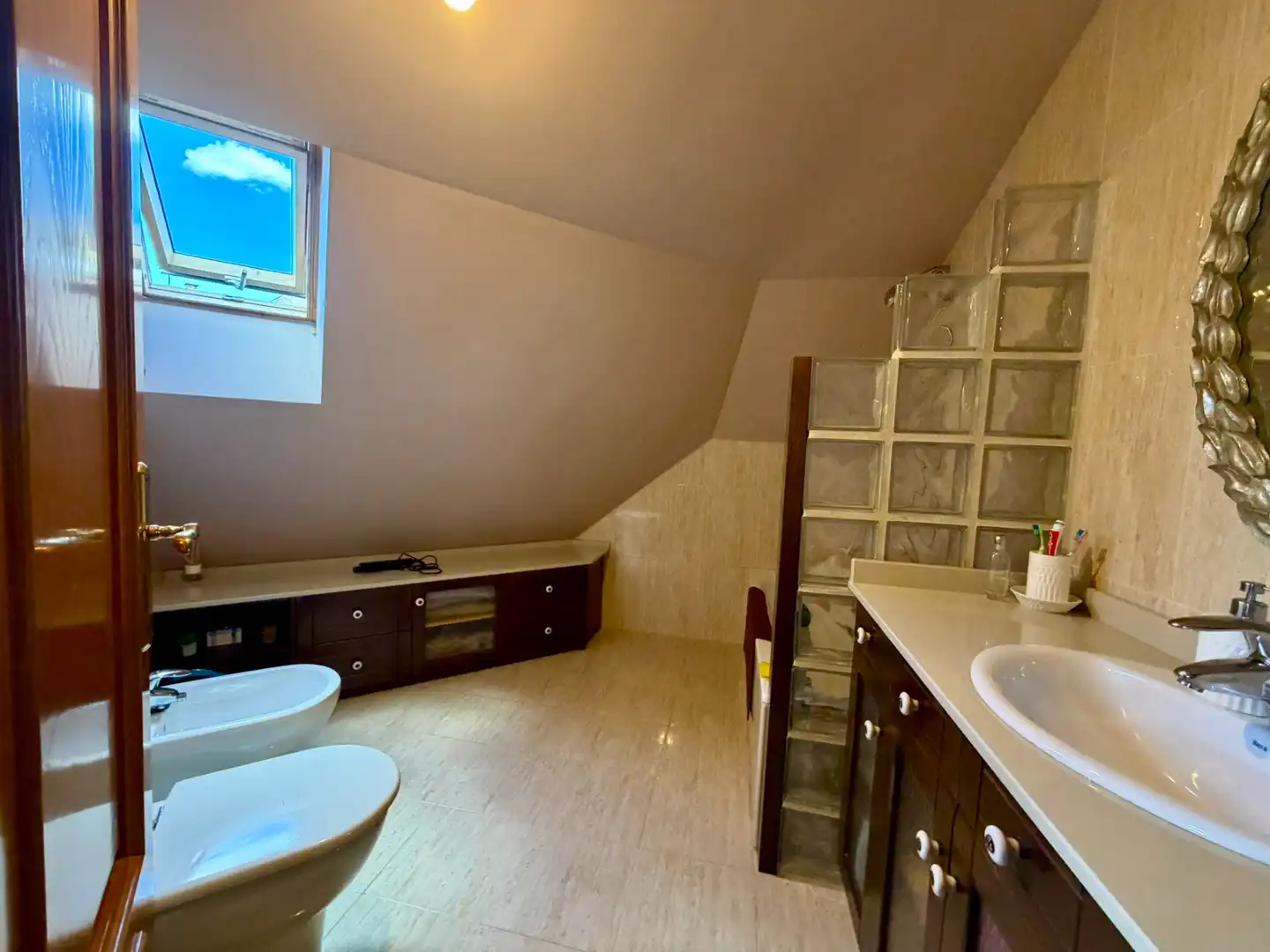 Baño de Piso en venta en Ponferrada con Calefacción, Trastero y Amueblado