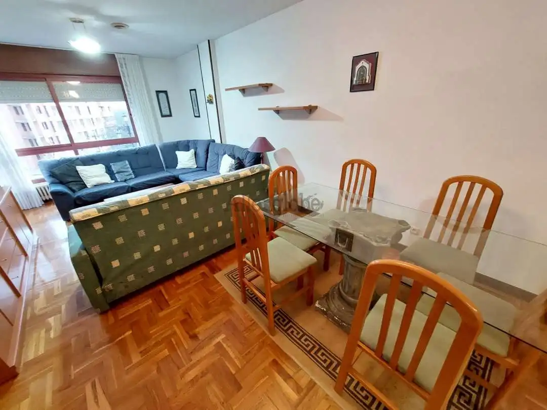 Living room of Flat for rent in Oviedo   with Heating