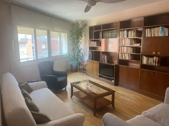 Wohnzimmer von Wohnung zur Miete in Sant Cugat del Vallès mit Klimaanlage, Heizung und Parkett