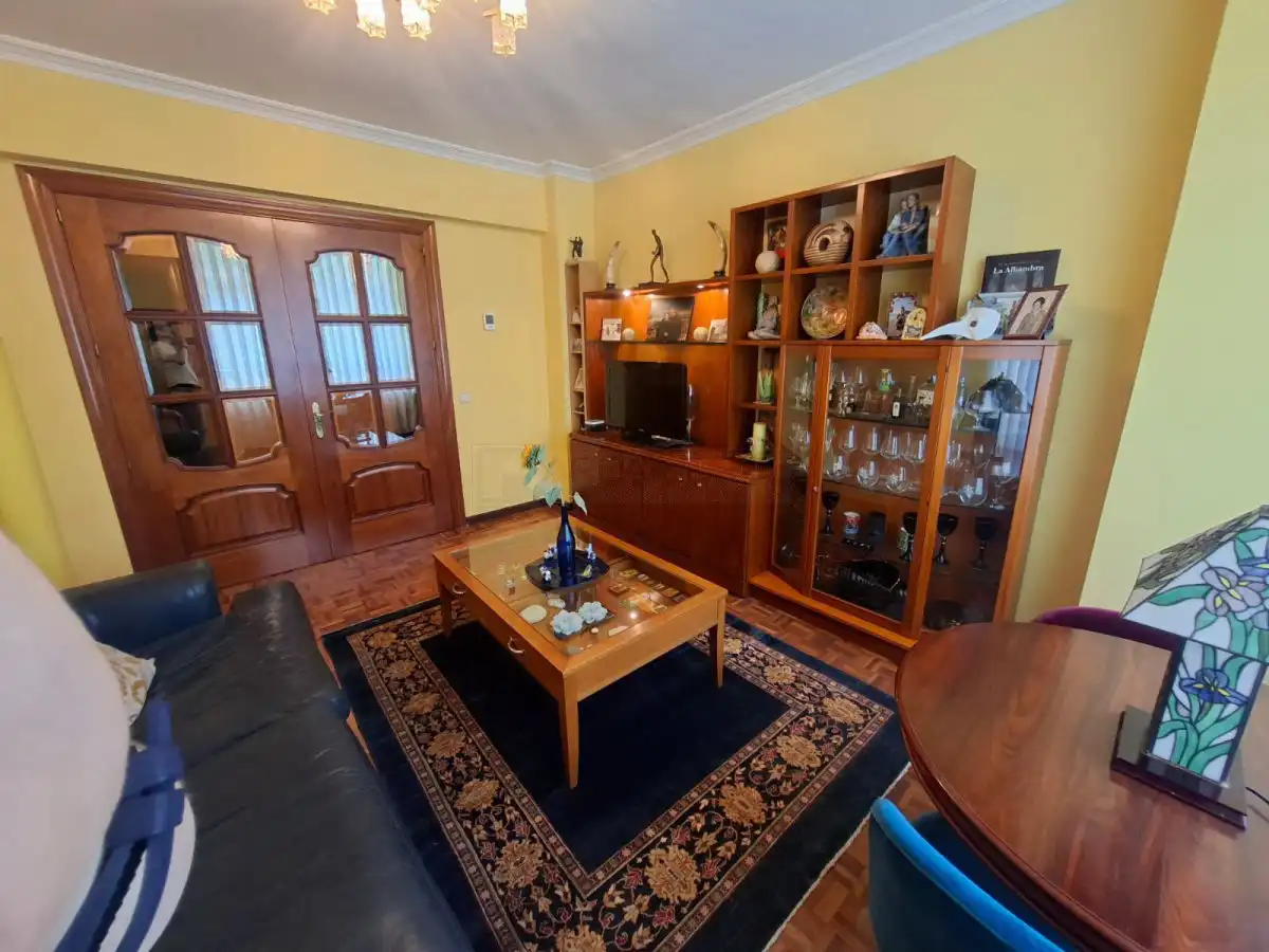 Sala de estar de Piso en venta en Vitoria - Gasteiz con Calefacción y Parquet