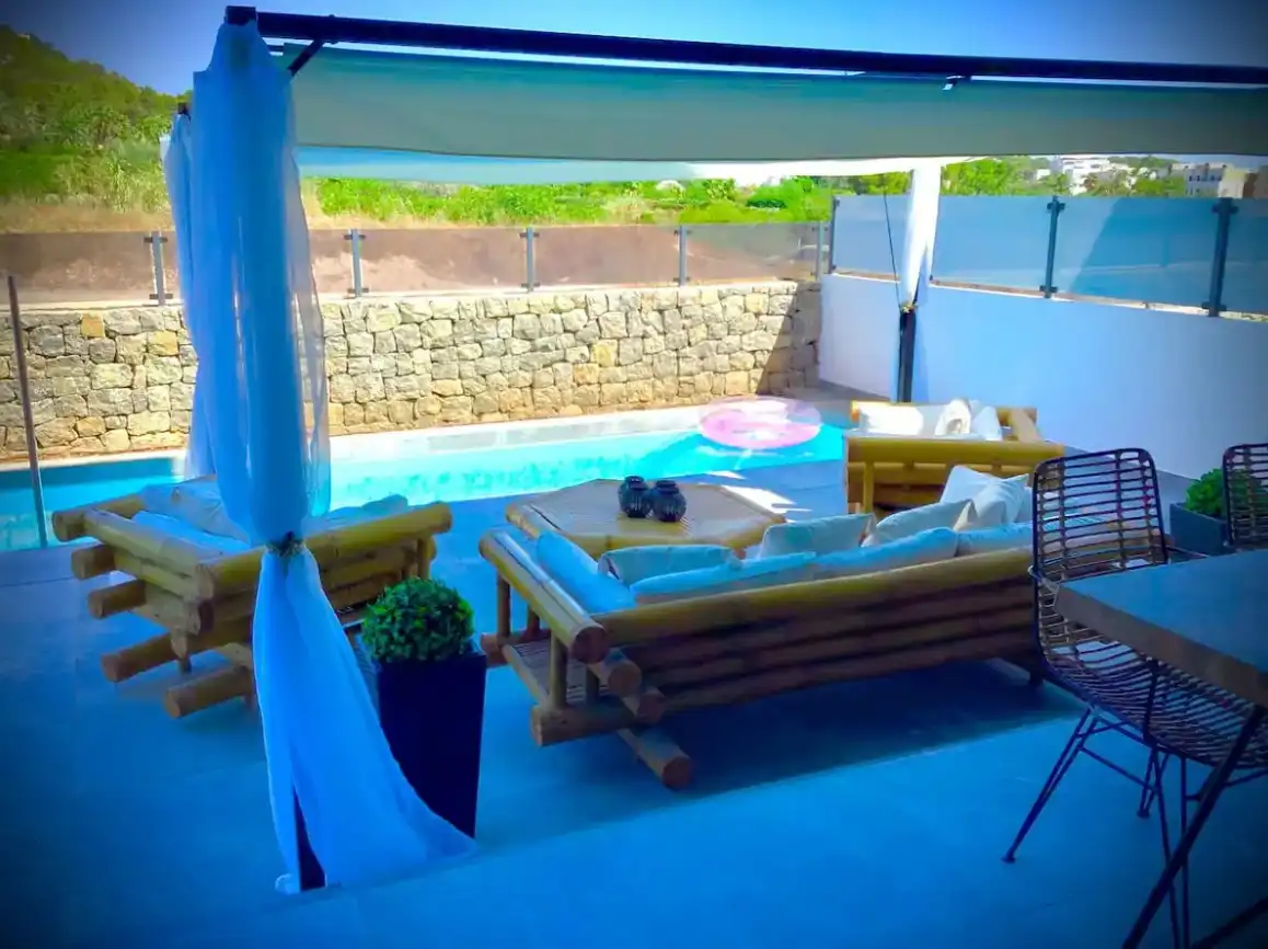 Terrasse von Wohnungen zur Miete in Santa Eulària des Riu mit Klimaanlage, Heizung und Terrasse