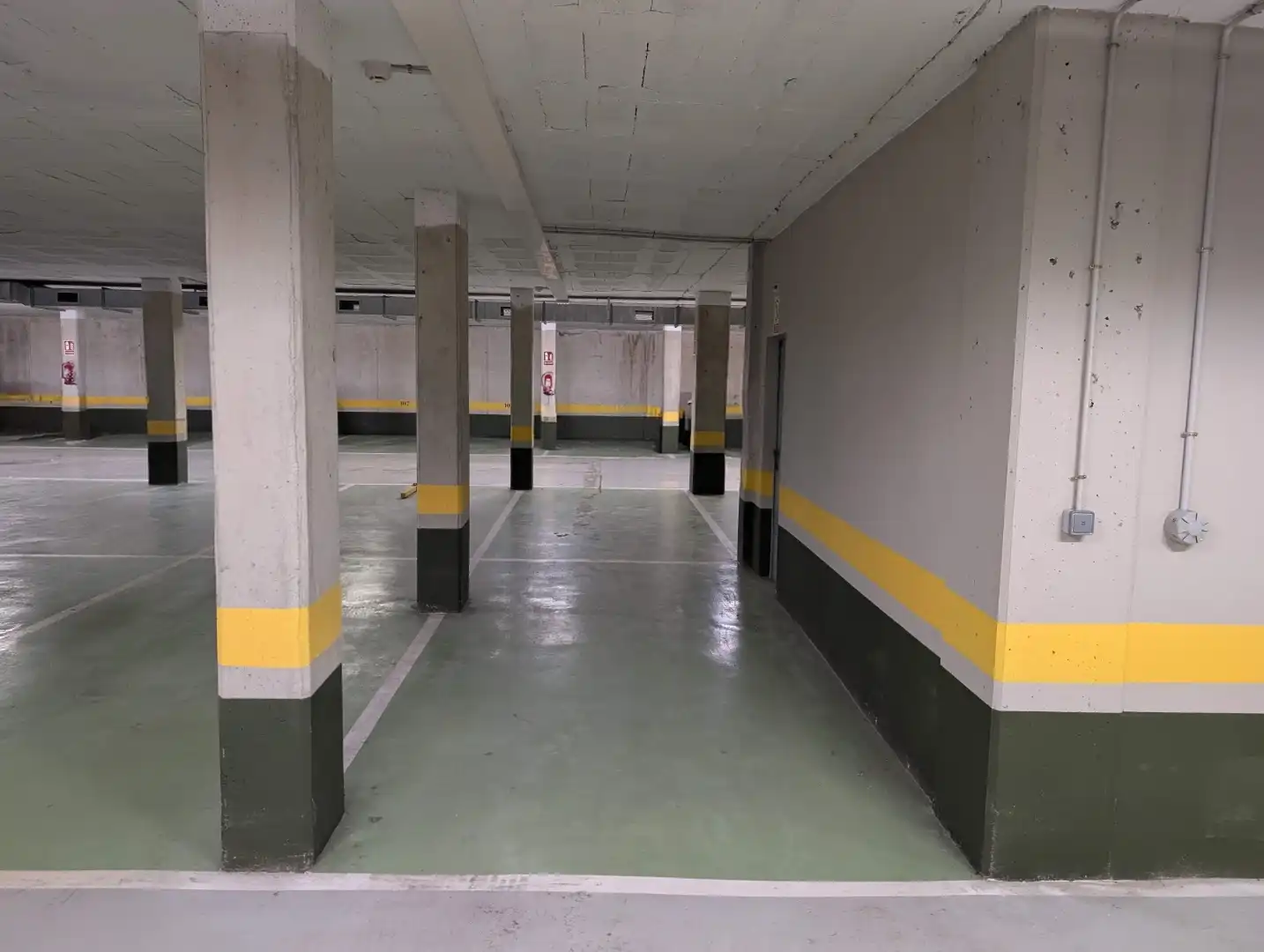 Parking of Garage for rent in Girona