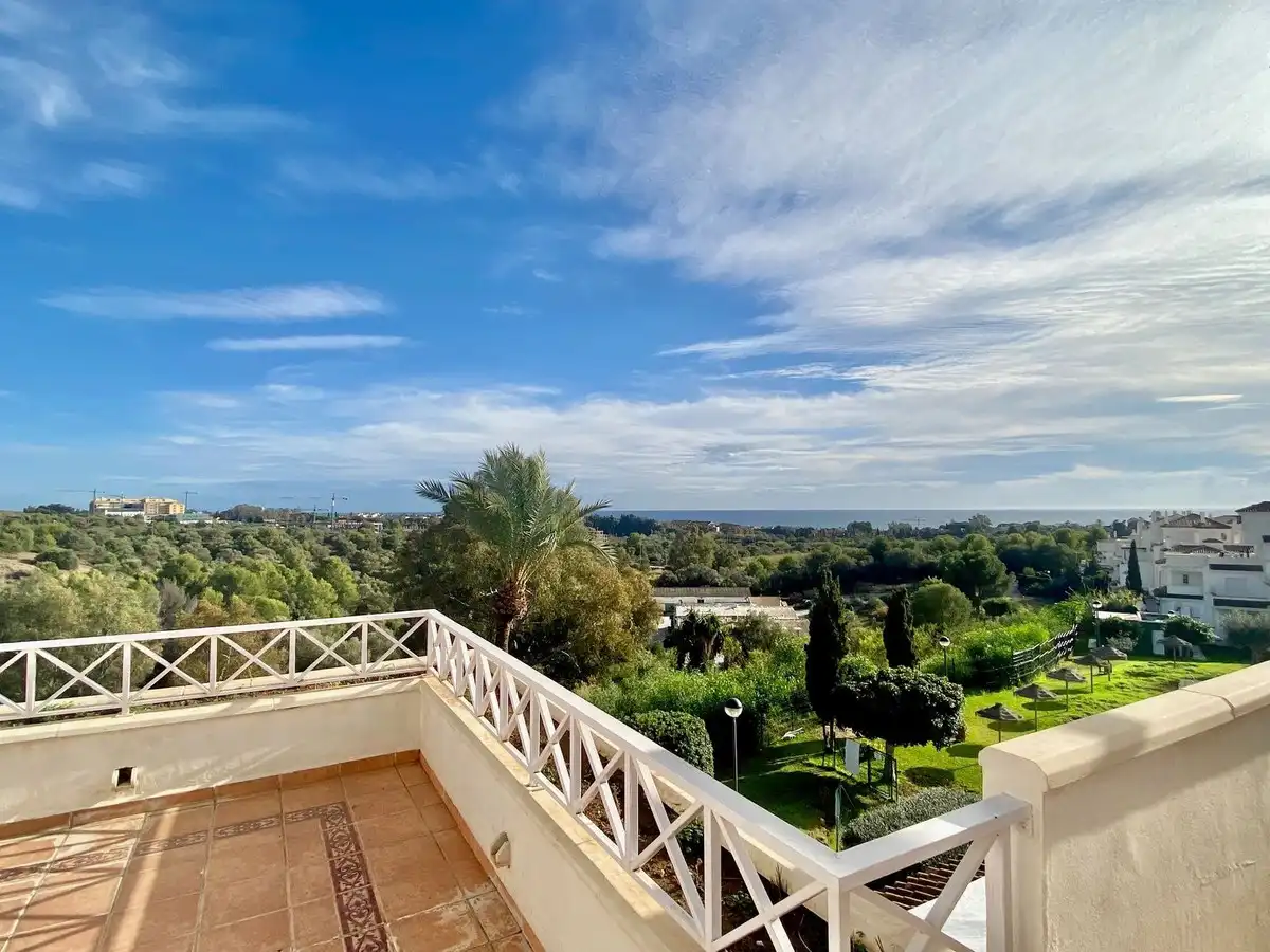 Vista exterior de Àtic de lloguer amb opció a compra en Marbella amb Aire condicionat, Terrassa i Moblat