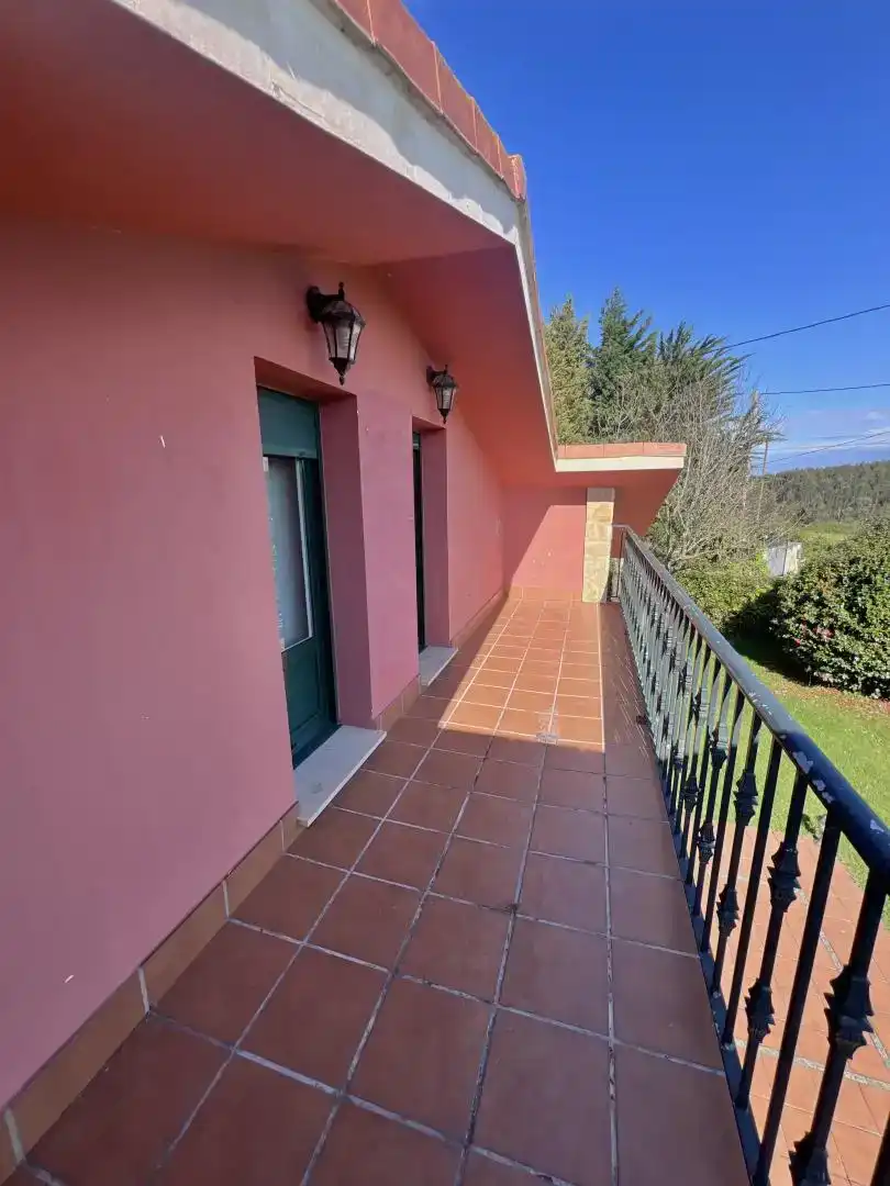 Vista exterior de Casa o xalet en venda en Villaviciosa amb Piscina i Balcó