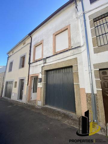 Casa-chalet en Venta en Ledrada