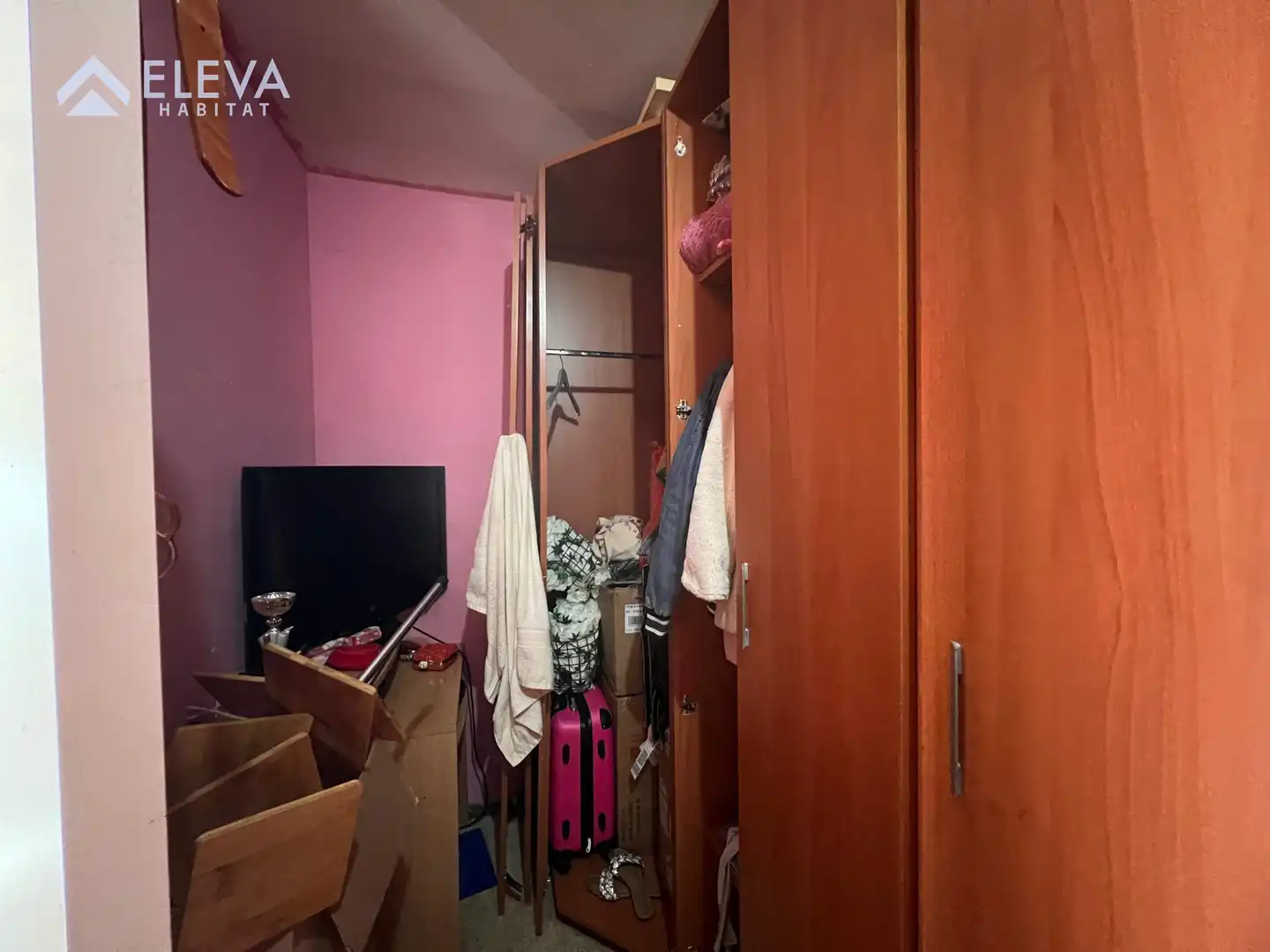 Schlafzimmer von Dachboden zum Verkauf in Lleida mit Terrasse und Balkon