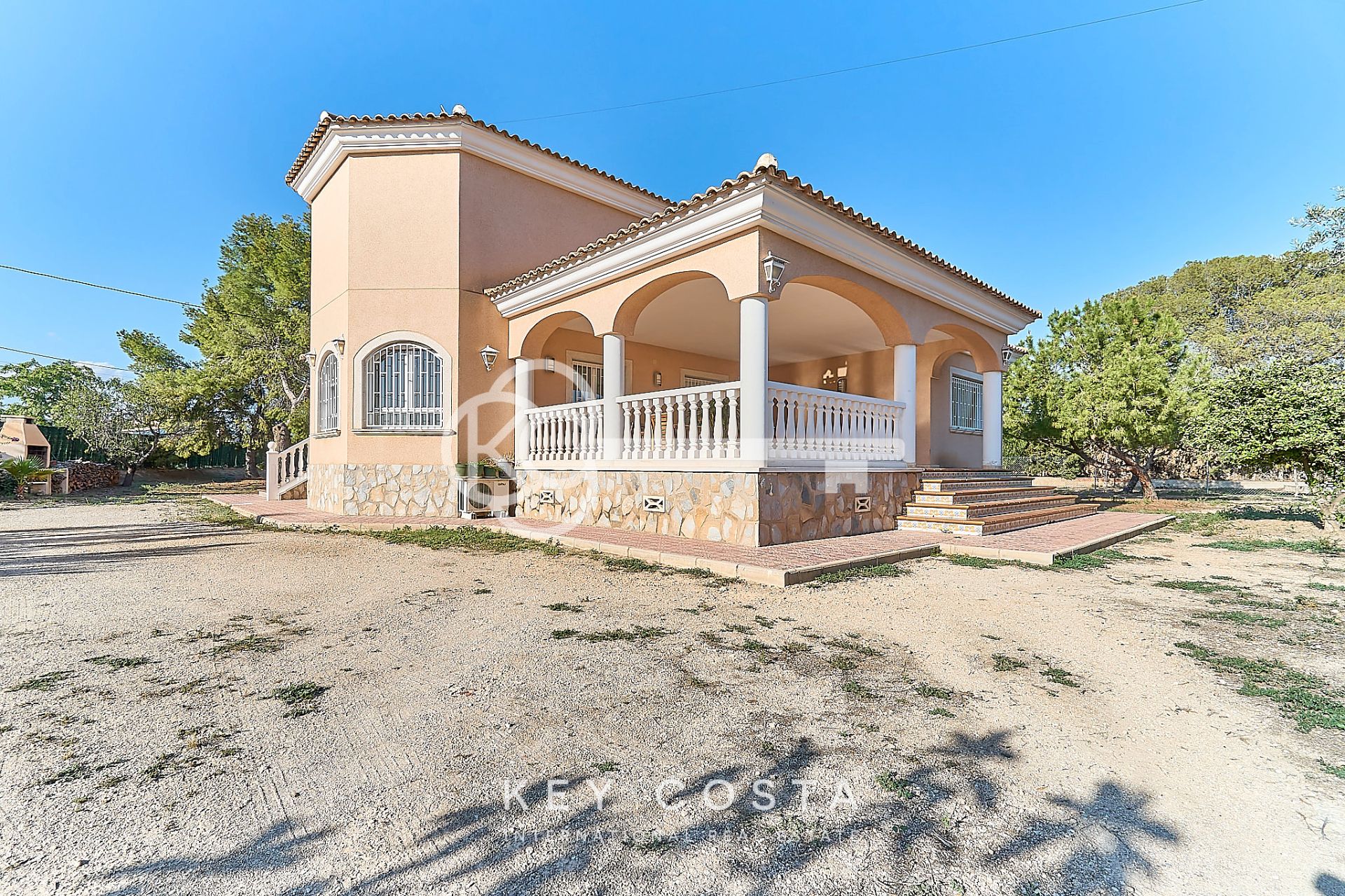 Exterior view of House or chalet for sale in San Vicente del Raspeig / Sant Vicent del Raspeig  with Air Conditioner, Heating and Private garden