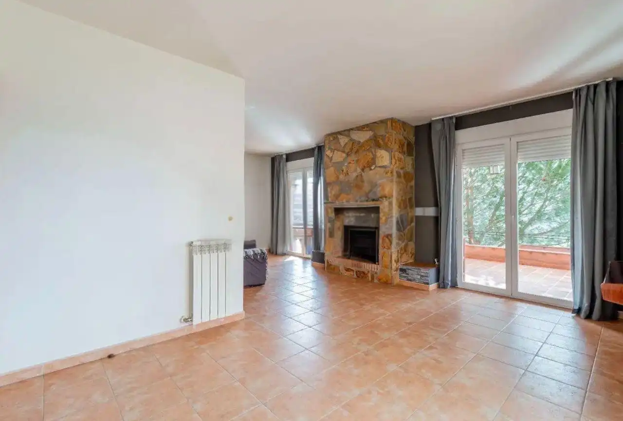 Sala de estar de Casa o chalet en venta en Robledo de Chavela con Aire acondicionado, Calefacción y Jardín privado