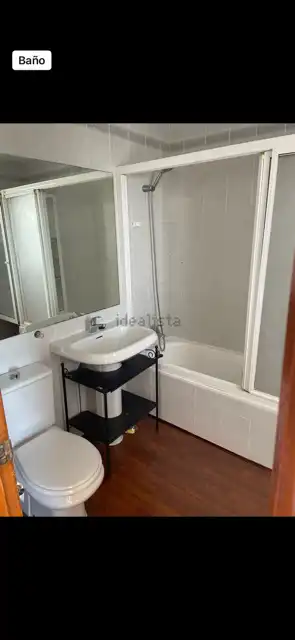 Baño de Dúplex de alquiler en Torremolinos con Aire acondicionado, Amueblado y Horno