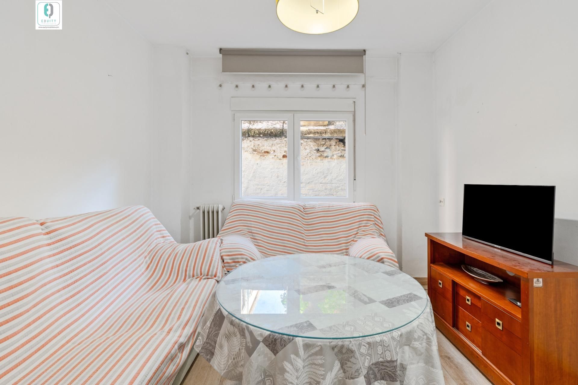 Living room of Flat for sale in  Granada Capital