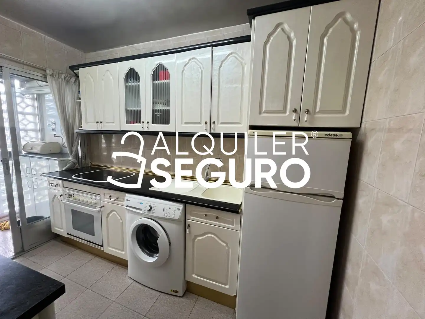 Cocina de Piso de alquiler en Fuencarral - El Pardo