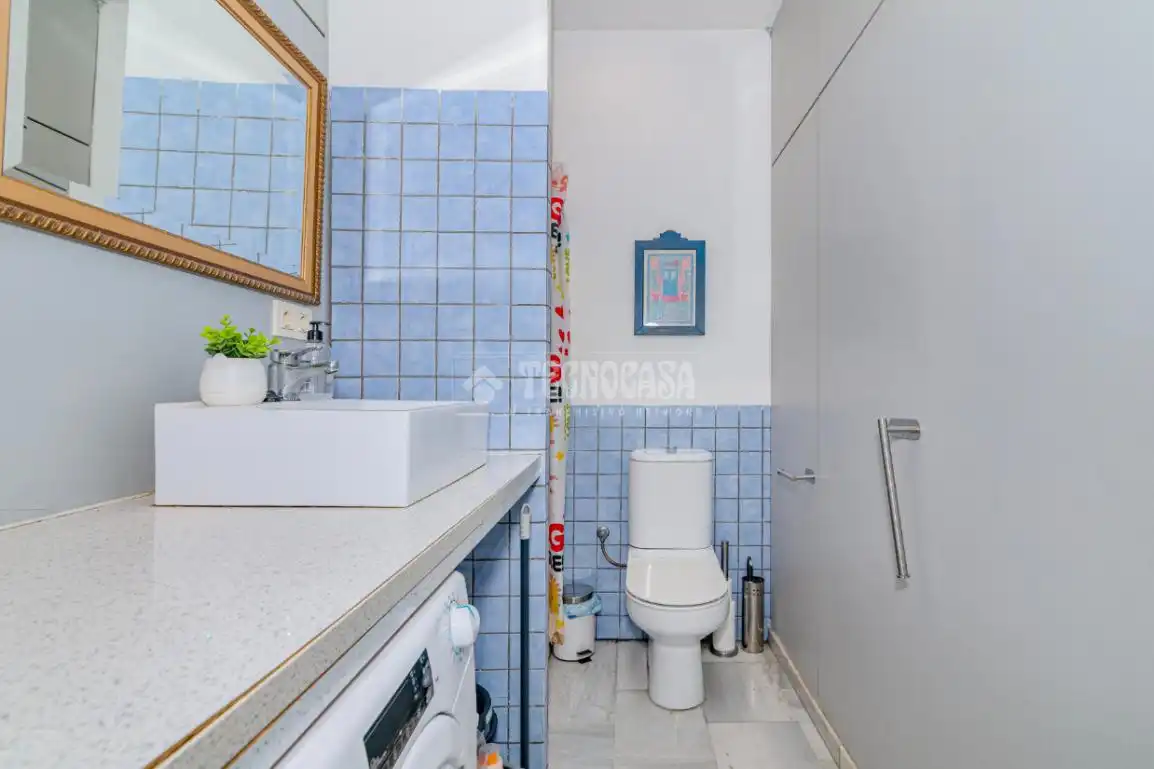 Badezimmer von Wohnung zum Verkauf in Granada mit Heizung