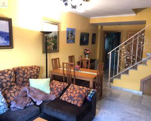 Sala d'estar de Casa adosada en venda en Cáceres Capital amb Aire condicionat, Calefacció i Parquet