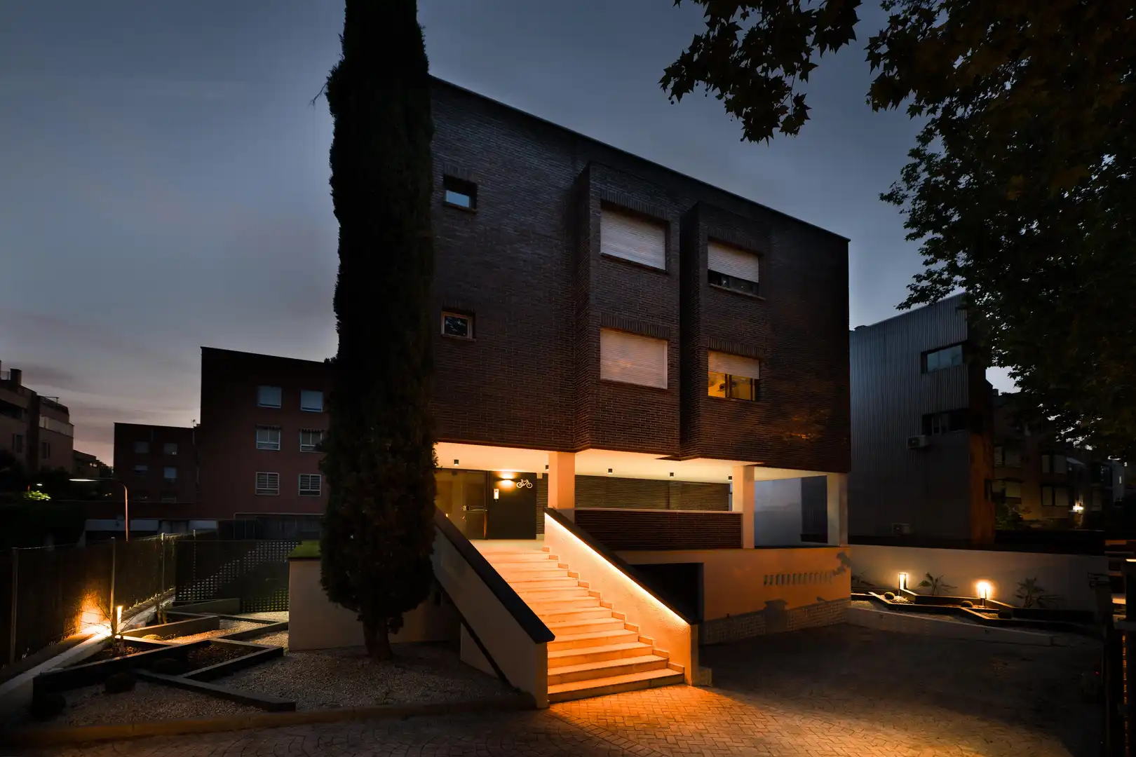 Exterior view of Garage for sale in Madrid