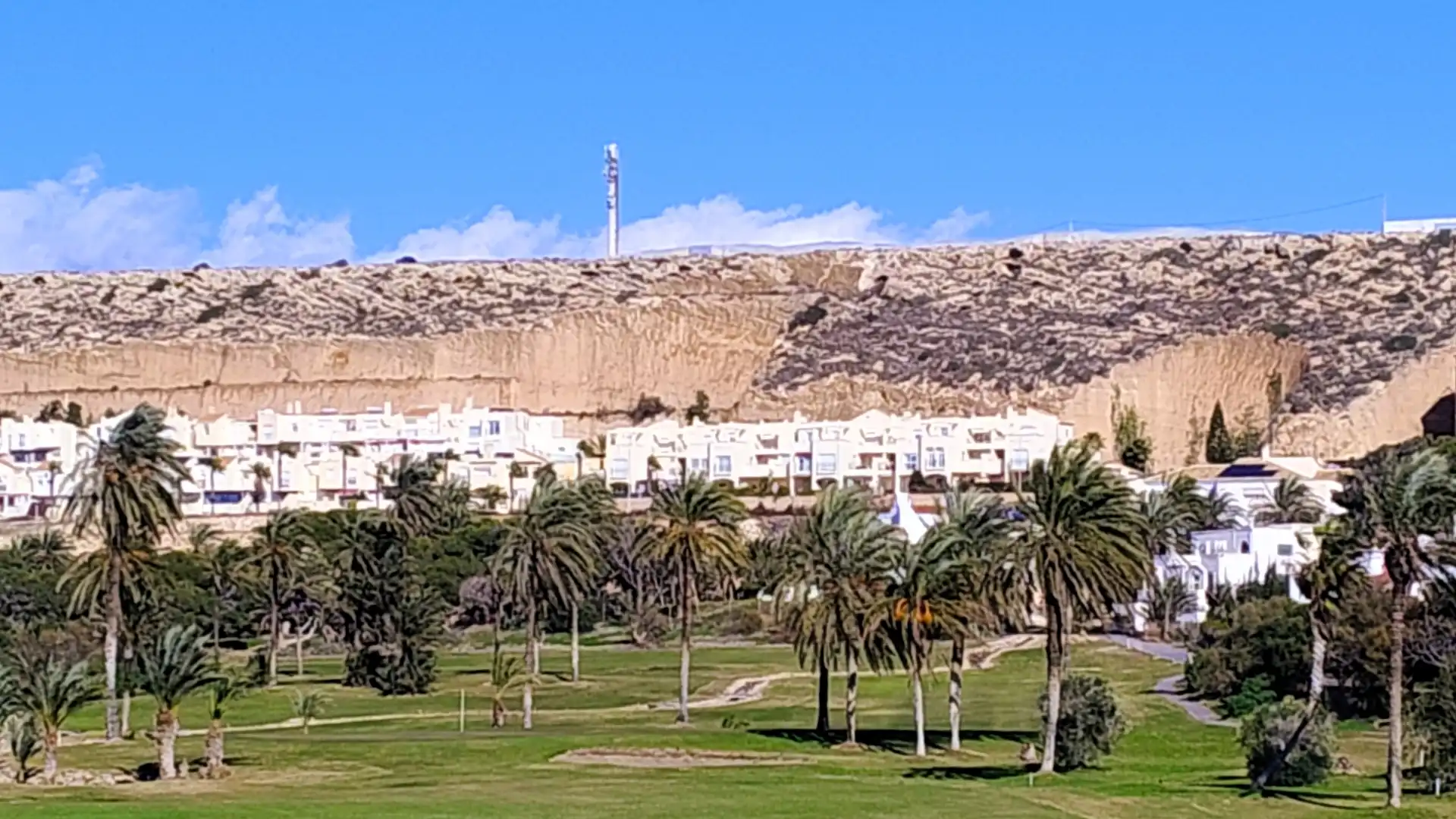 Vista exterior de Piso en venta en El Ejido con Aire acondicionado, Terraza y Trastero