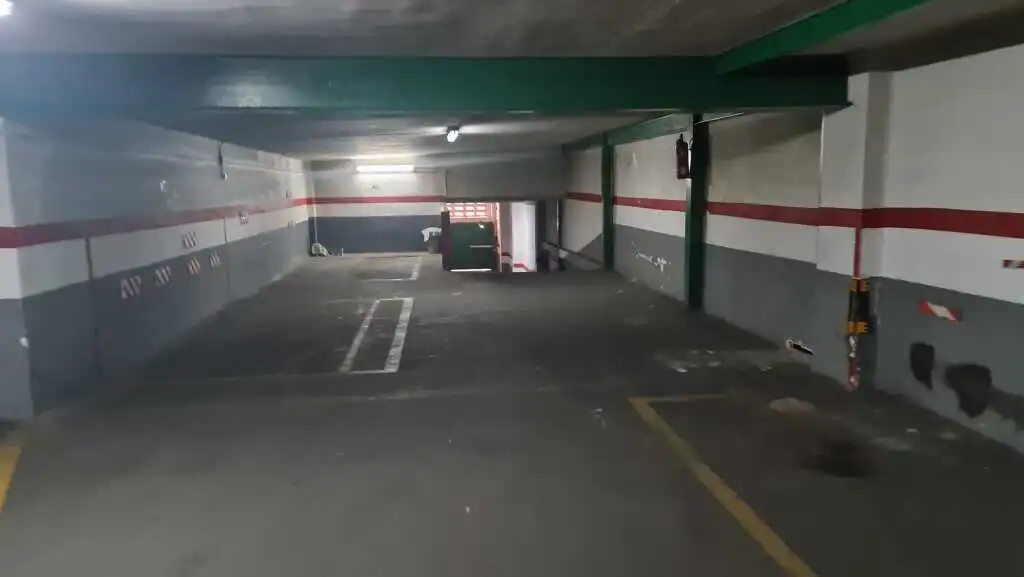 Einzelparkplatz zum Verkauf in LEONES, imagen 4