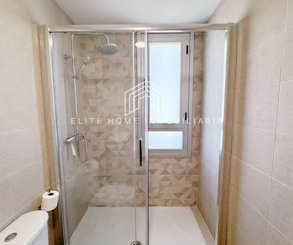 Baño de Apartamento de alquiler en Cabanes con Aire acondicionado, Terraza y Piscina comunitaria