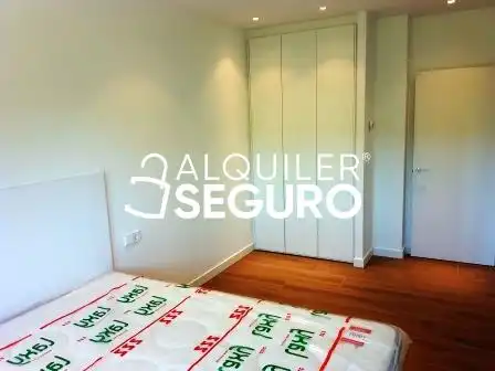 Bedroom of Flat for rent in Vitoria - Gasteiz  with Heating, Storage room and Furnished
