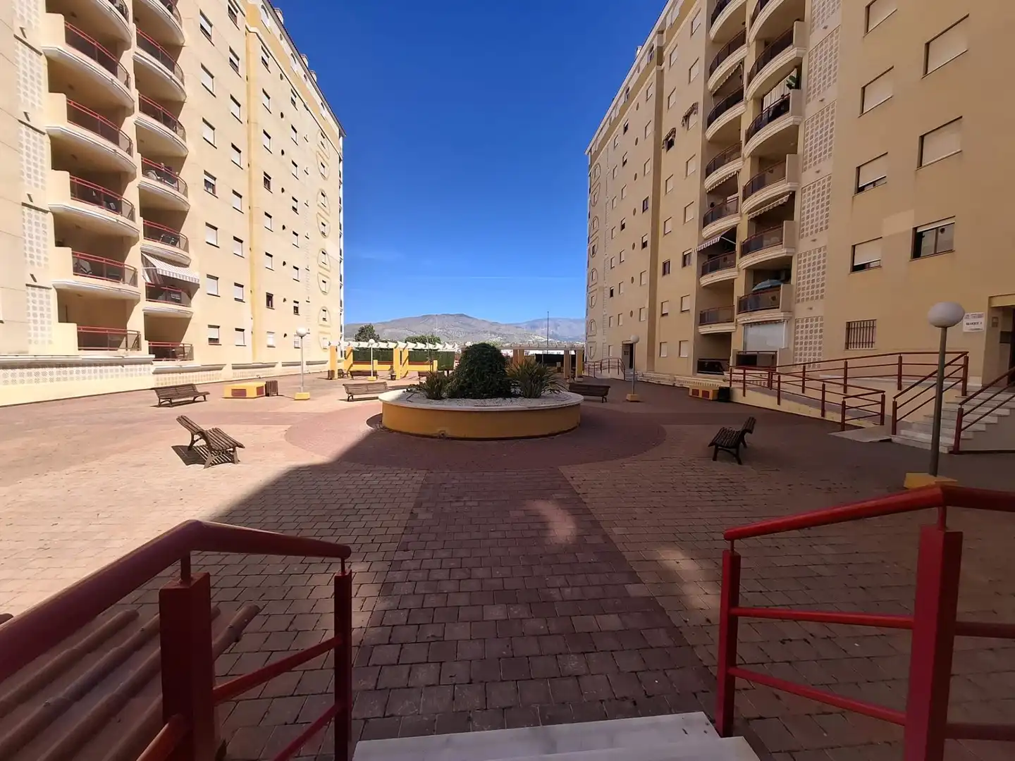 Vista exterior de Pis de lloguer en Villajoyosa / La Vila Joiosa amb Aire condicionat, Terrassa i Piscina comunitària
