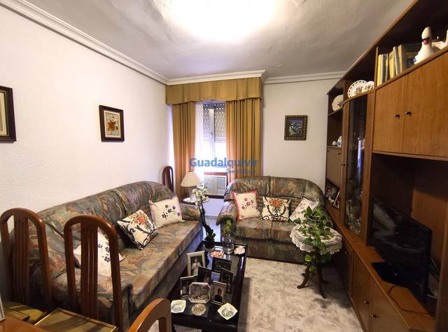 Piso en Venta en Triana Oeste