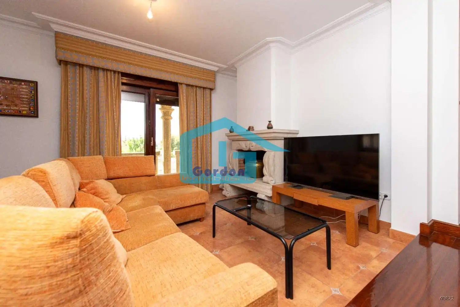 Sala d'estar de Casa o xalet en venda en Meaño amb Calefacció, Parquet i Terrassa