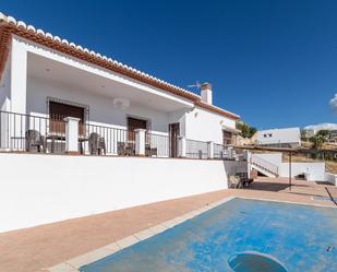 Vista exterior de Casa o xalet en venda en La Zubia amb Terrassa, Piscina i Balcó