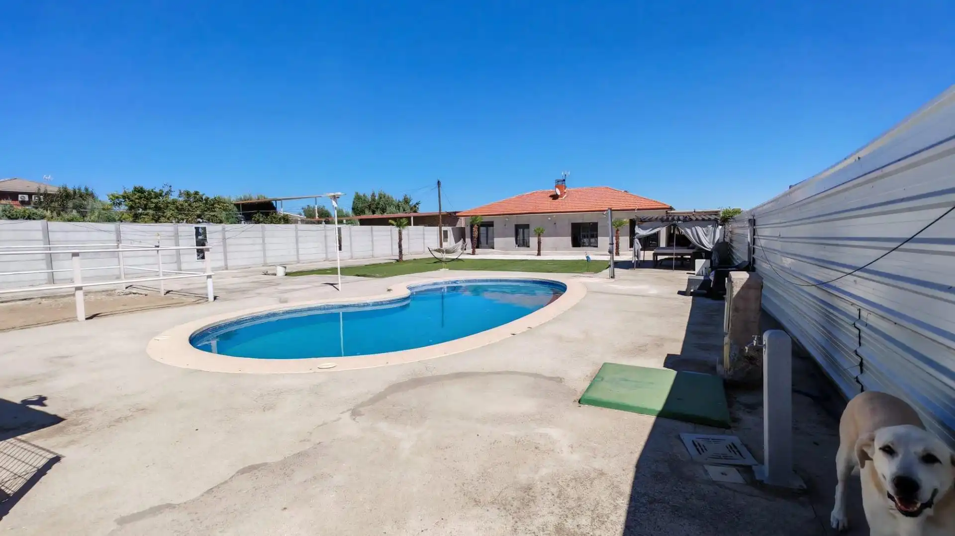 Piscina de Casa o chalet en venta en Yuncler