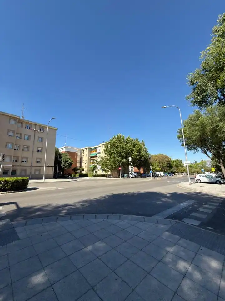 Vista exterior de Pis en venda en Madrid amb Calefacció i Terrassa