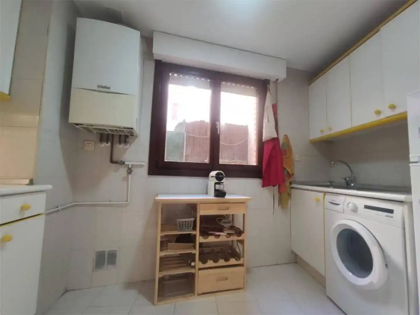 Cocina de Piso de alquiler en  Zaragoza Capital con Aire acondicionado