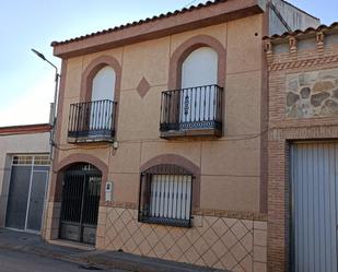 Vista exterior de Casa o xalet en venda en La Puebla de Almoradiel amb Terrassa