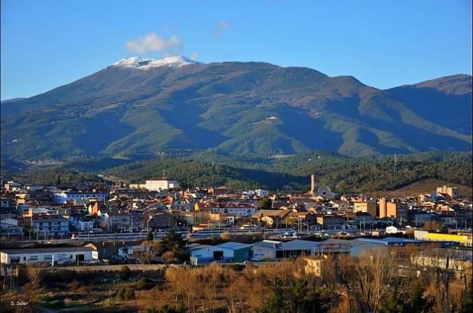 Exterior view of Single-family semi-detached for sale in Sant Celoni  with Heating, Oven and Microwave