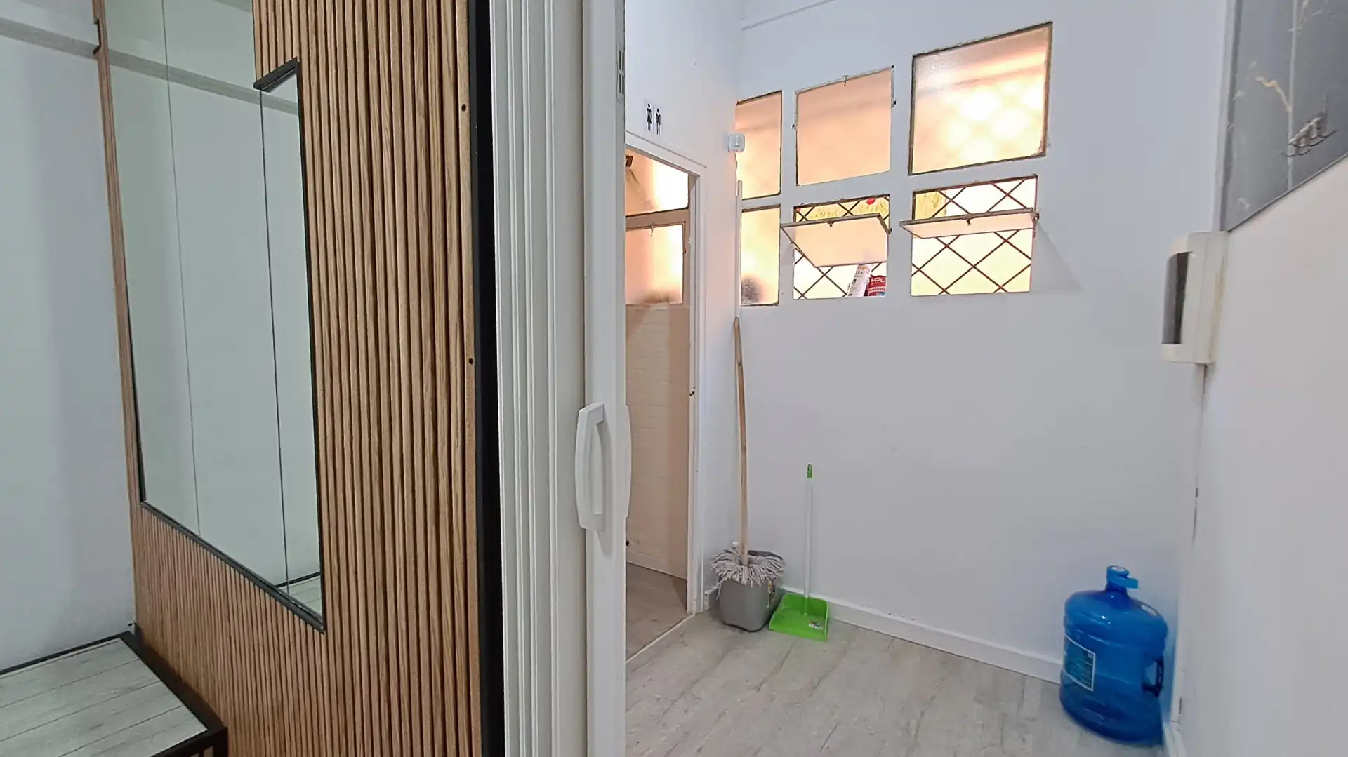 Local comercial en alquiler en Carrer de Francesc Bastos 3, imagen 4