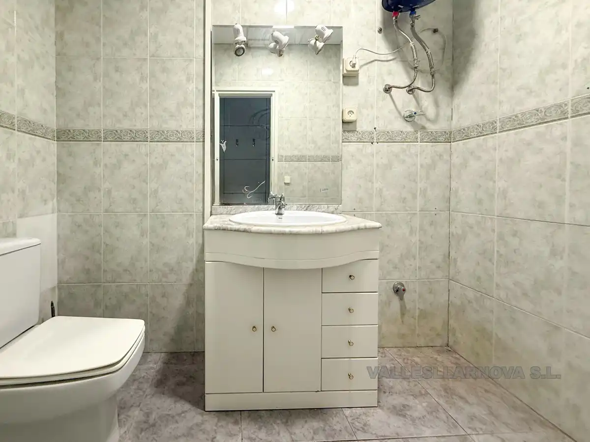 Bathroom of Commercial properties for rent in Mollet del Vallès  with Air Conditioner and Heating