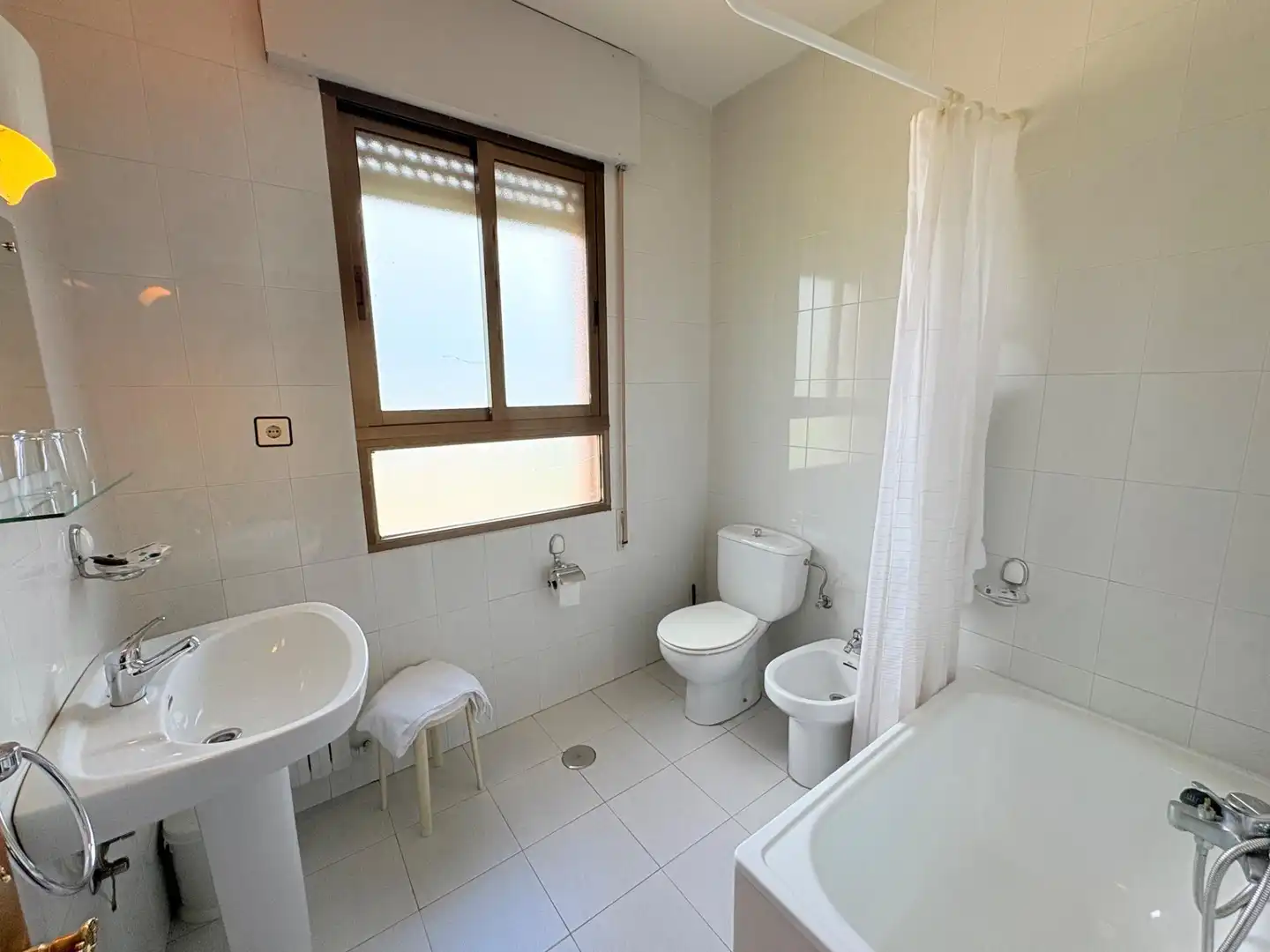 Badezimmer von Gebäude zum Verkauf in Carracedelo