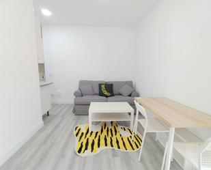 Living room of Flat for sale in  Madrid Capital