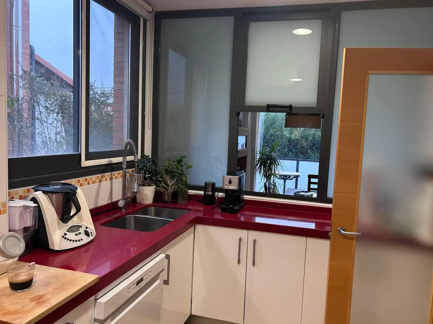 Cocina de Casa adosada en venta en Valladolid con Aire acondicionado, Calefacción y Jardín privado