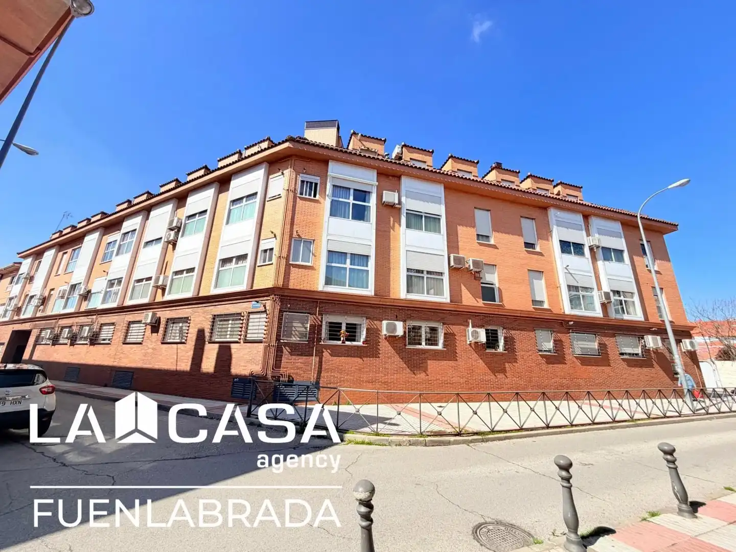 Außenansicht von Garage zum Verkauf in Fuenlabrada