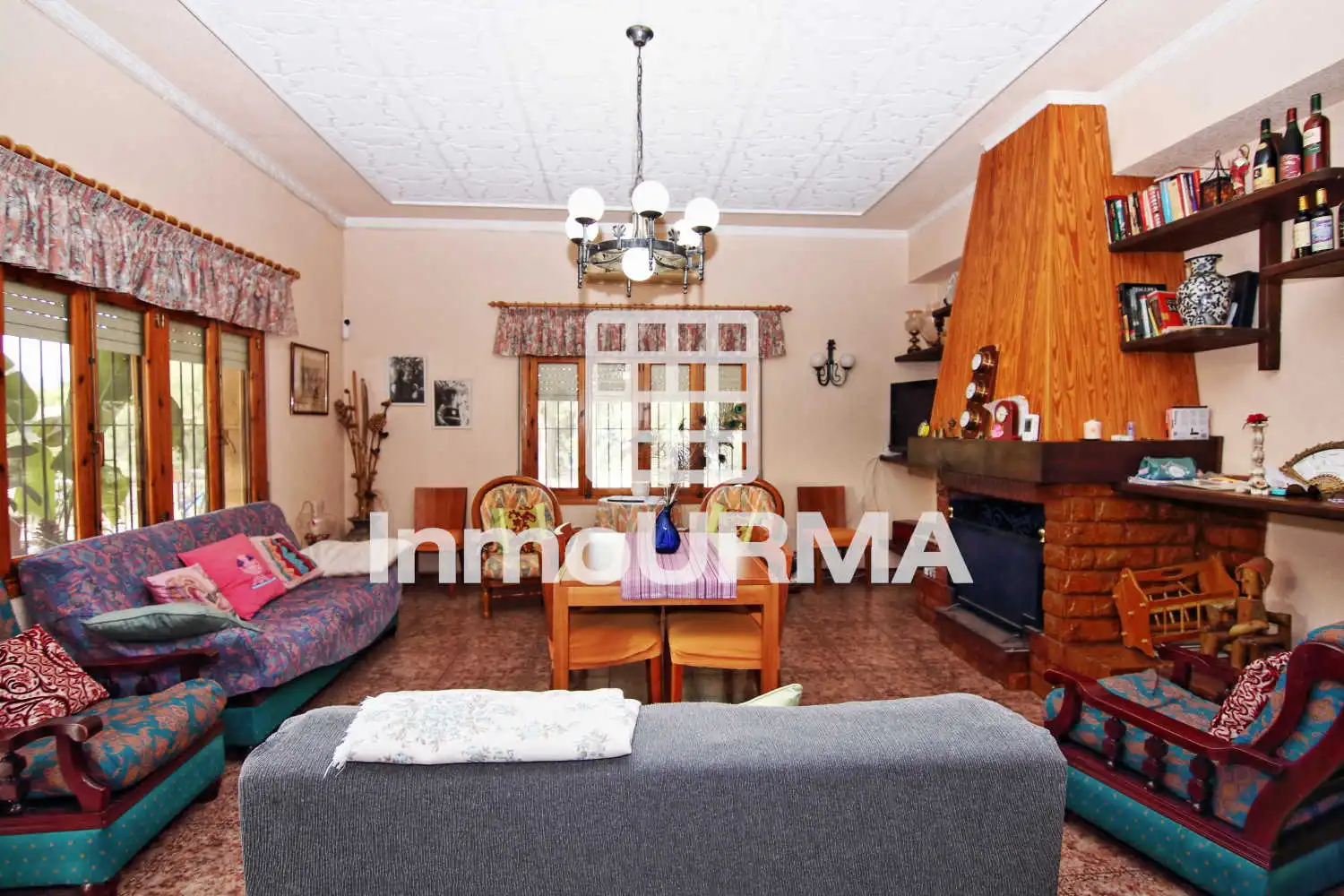 Sala de estar de Casa o chalet en venta en Elda con Aire acondicionado, Calefacción y Jardín privado