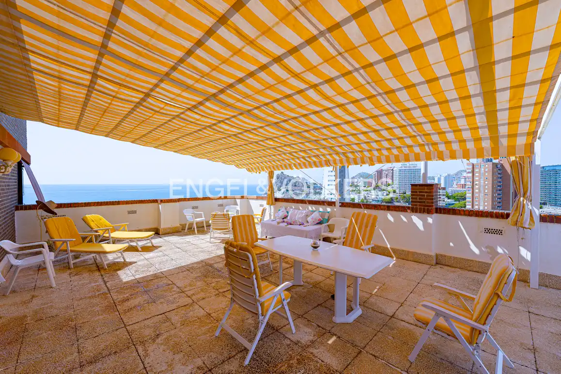 Attique avec piscine à vendre à Calle Vigo 5