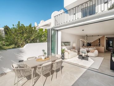 Adossat amb piscina en venda a Nueva Andalucía