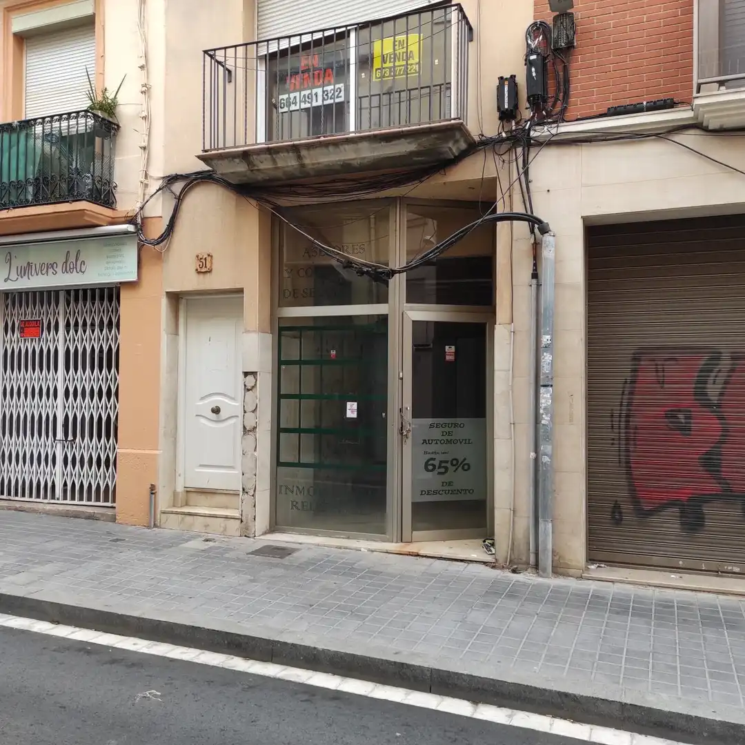 Vista exterior de Local en venda en Reus