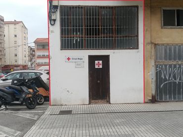 Local comercial en venda a Torrelavega - CL PINTOR VARELA